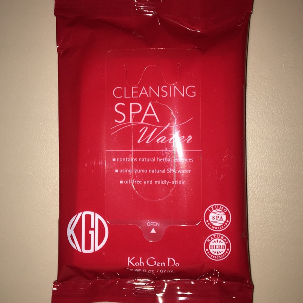 Cleansing cloths